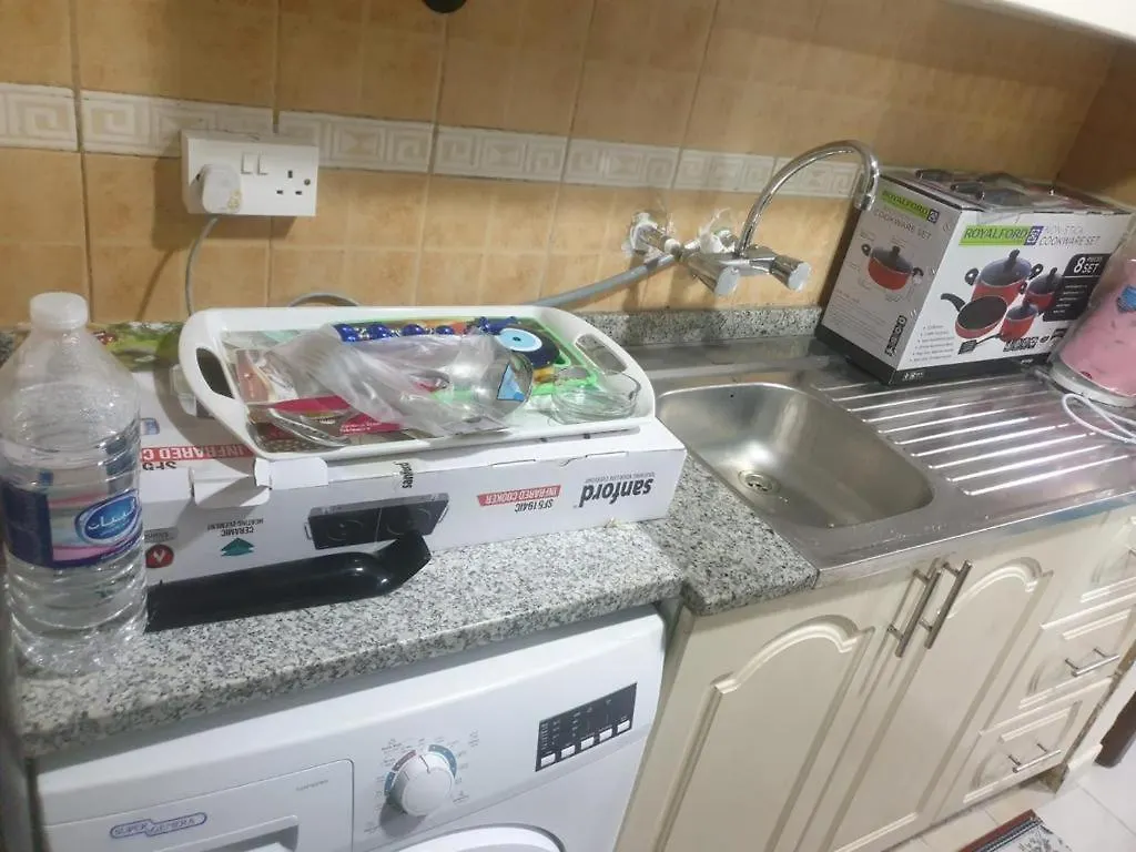 Omar Hostel For Boys Dubai Apartment